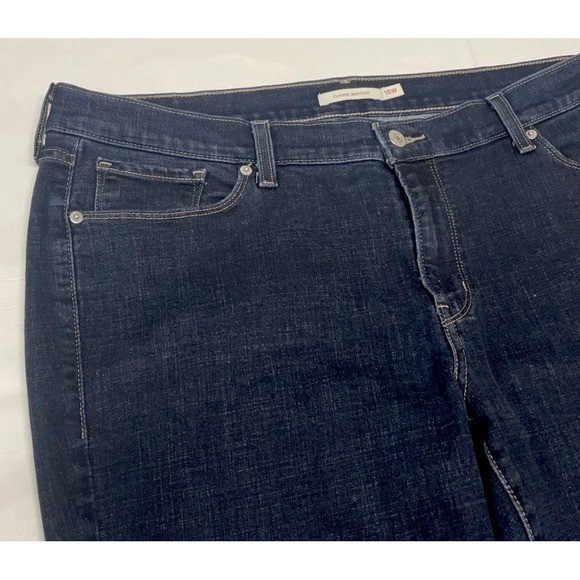 Levi's Classic Bootcut Dark Wash Jeans Mid Rise Women's Size 18W - Picture 8 of 14